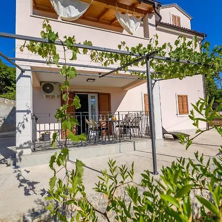 Horvat Apartment *
