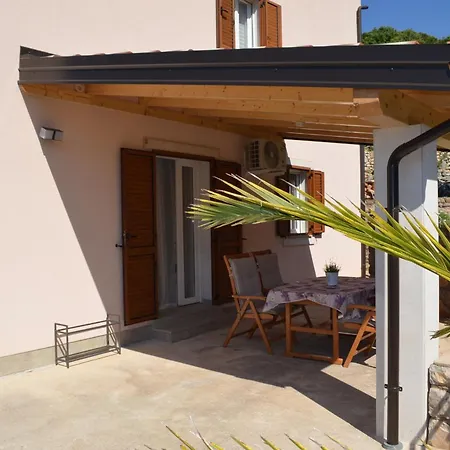 Horvat Apartment